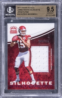 2017 Crown Royale Jumbo Rookie Silhouette Jerseys Pink #18 Patrick Mahomes II Jersey Relic Rookie Card (#048/250) - BGS GEM MINT 9.5
